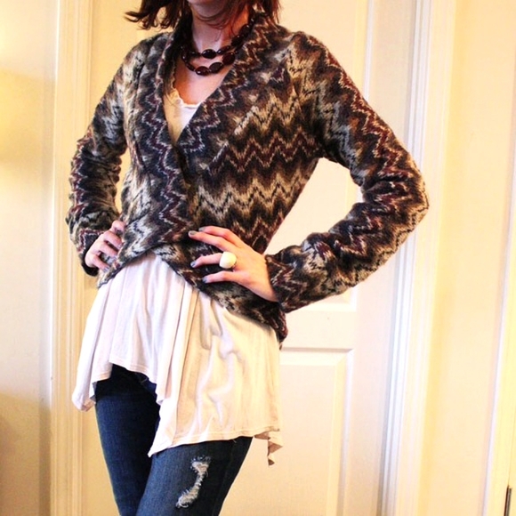 Mike Gonzalez Jackets & Blazers - 🎉HP🎉Mike Gonzalez Zig-Zag Crop Warm Snap-Front Jacket